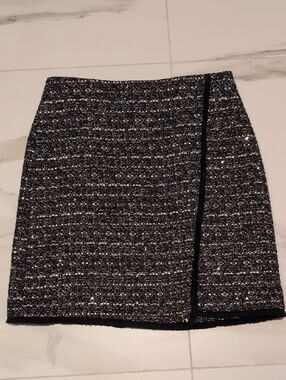 **PRICE DROP** Classic Black And Red Tweed Mini Skirt